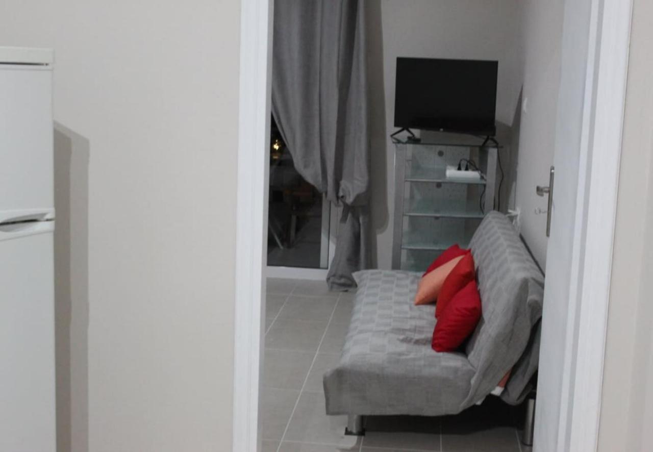 Zoe Apartments Tolo Bagian luar foto
