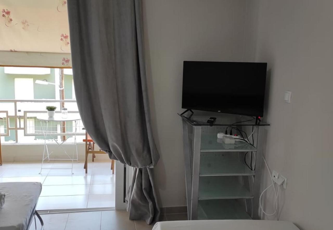 Zoe Apartments Tolo Bagian luar foto